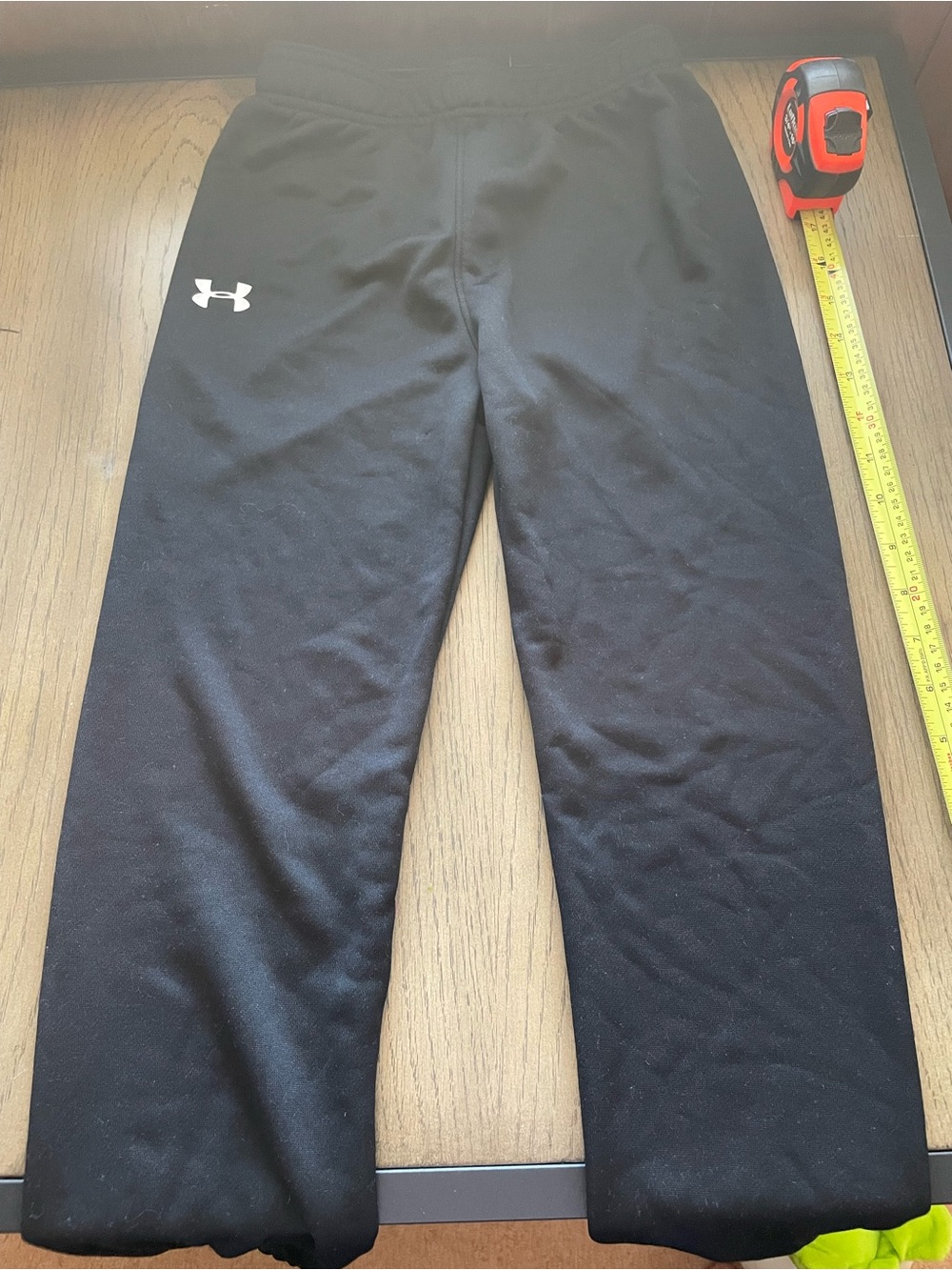 Under Armour Kids Black Jogger Sweatpants with White Logo( size: 7) NWT